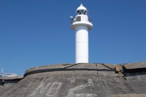 砲台跡に立つ灯台